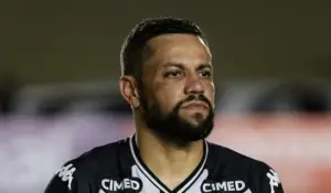 Inter acerta oficializa Felipe Azevedo, atacante ex-Guarani
