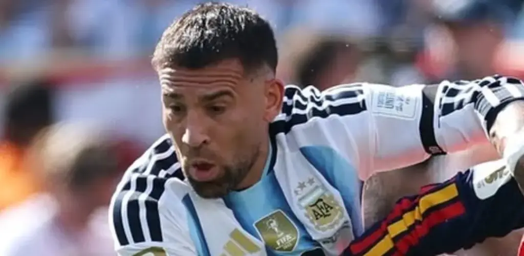 Otamendi pendura as chuteiras na seleção argentina após vice