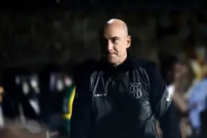 Ponte Preta pode ter 11ª dupla de zaga diferente na Série B