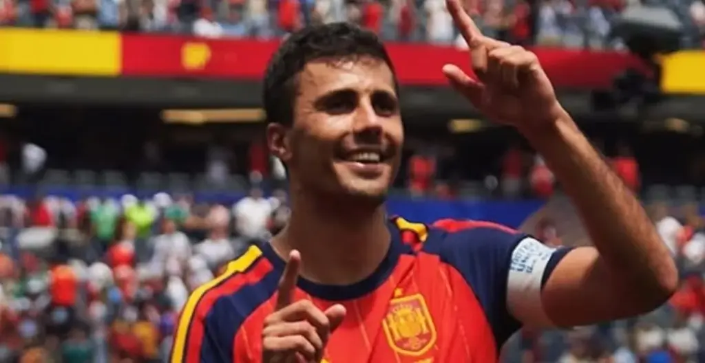 Rodri se junta a grupo vencedor da Copa, Champions e Bola de Ouro