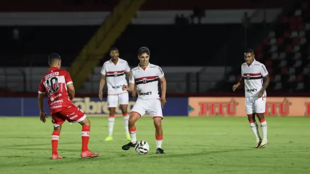 Rafael Gava lamenta derrota botafogo sp