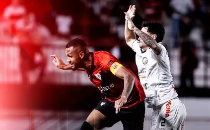 Atlético-GO faz o dever de casa e cola no G8