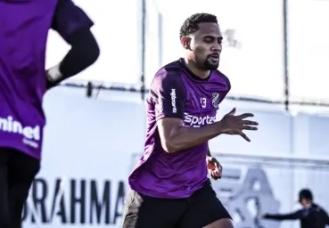 Ceará entra pressionado em campo