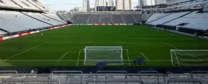 Responsável pelo gramado da Arena Corinthians diz que só ficará 'perfeito' em 4 semanas