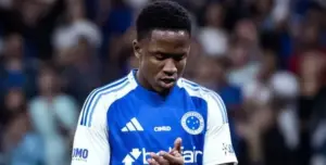 Atacante do Cruzeiro sofre lesão e pode ser desfalque até o fim do ano