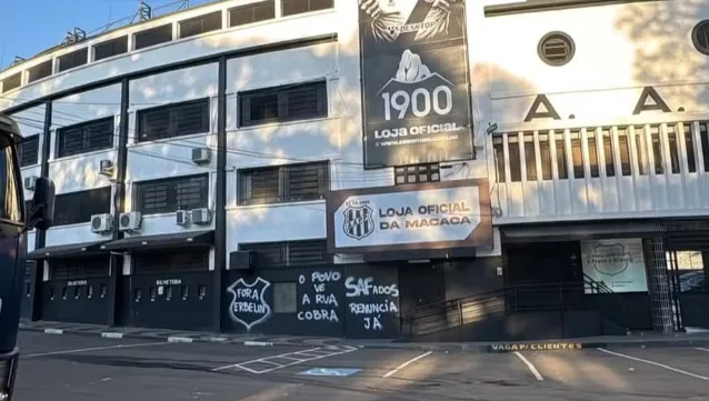 Torcida ponte preta picha moises lucarelli 1