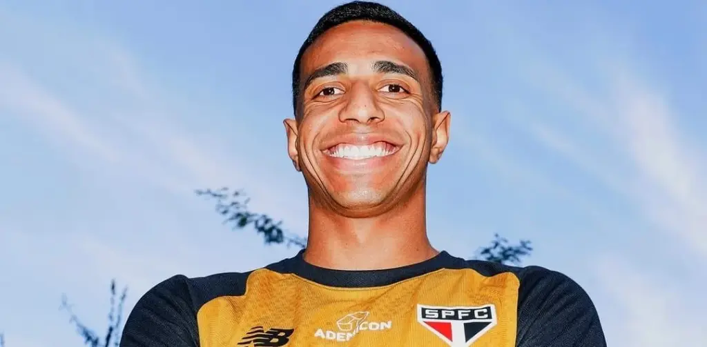 São Paulo oficializa acerto com Victor Sá, ex-Botafogo; Veja detalhes