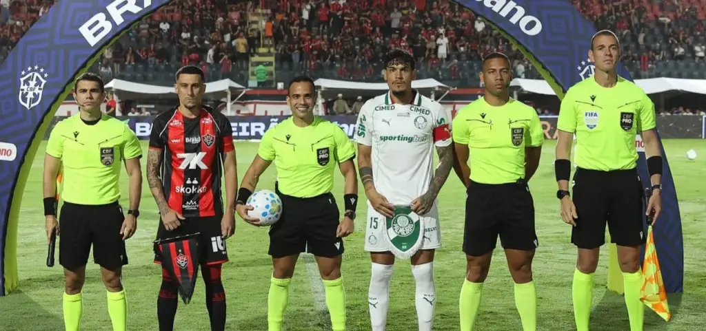 CBF divulga áudios do VAR na partida entre Palmeiras e Vitória