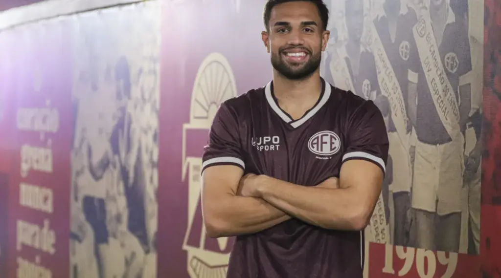 Série C: Ferroviária contrata lateral-esquerdo ex-Guarani e Athletico