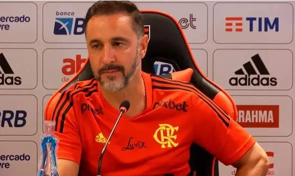 Ex-técnico de Corinthians e Flamengo tem demissão inusitada 3 Vítor Pereira