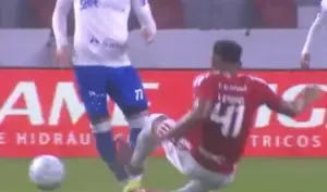 STJD aplica suspensão inédita a zagueiro do Inter por lesão em Gabriel Pec