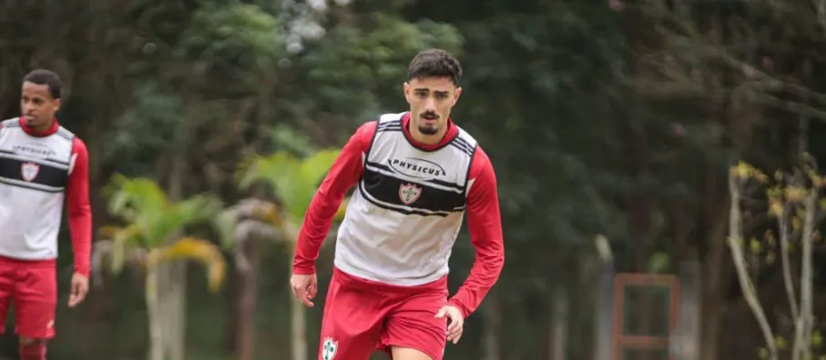 Cadorini vira maior goleador da Portuguesa na Série D