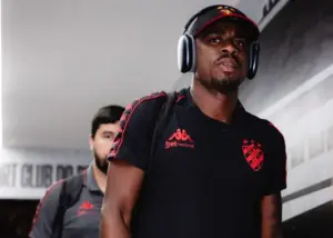 Zagueiro do Sport exige nova postura após tropeço: 