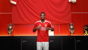 Benfica contrata Jhon Durán, que defenderá seu 6° clube em 3 anos