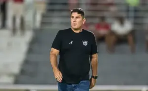 Série B: CRB demite Barroca após sofrer goleada do Londrina