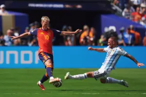 Dani Olmo rebate desculpas de Ayala após confusão na Copa