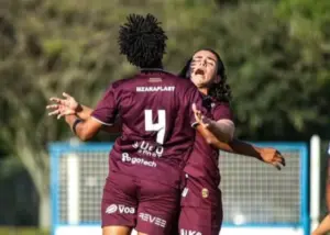 PAULISTA F SUB-20: Dupla segue 100%