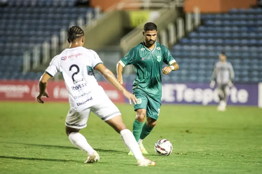 Floresta-CE 1 x 1 Maringá-PR - Dogão segue no G-8 da Série C