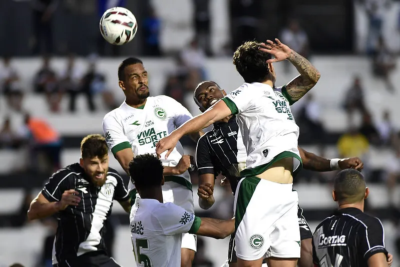 Ponte Preta 1 x 2 Goiás - Kadu Sousa brilha e afunda Macaca na Série B 2 goias bate ponte preta serie b 2