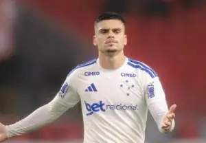 Gabriel Pec se pronuncia após grave lesão: 'Já já estarei de volta'