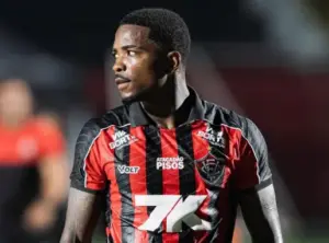 Cacá será adquirido pelo Vitória e não volta ao Corinthians, confirma diretor