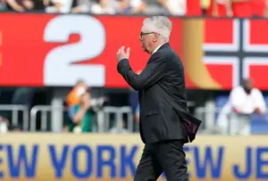 Ancelotti e jogadores deixam base em Nova Jersey após eliminação