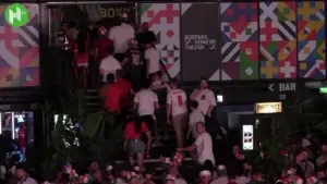 Torcedores da Inglaterra deixam estádio antes do apito final
