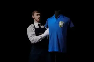 Camisa de Pelé em final de Copa é vendida por R$ 25 milhões
