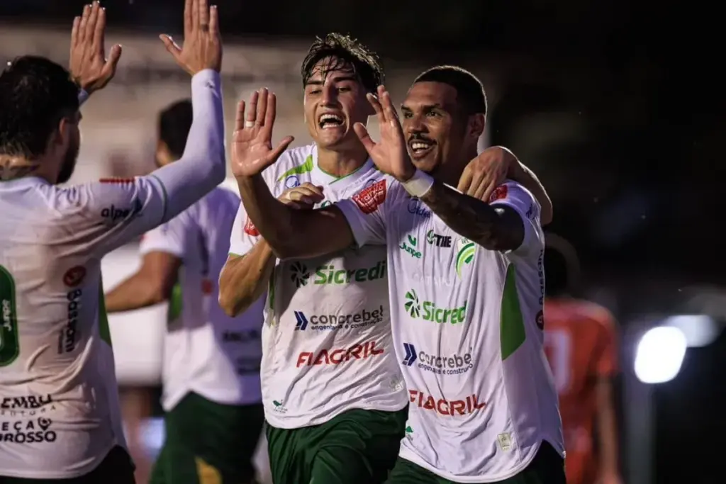 Luverdense-MT 1 x 0 Guaporé-RO - Verdão em vantagem na Série D 2 Luverdense bate Guaporé Série D