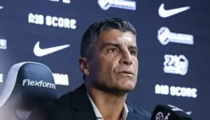 Novo técnico cita Abel e quer conquistar torcida do Vasco