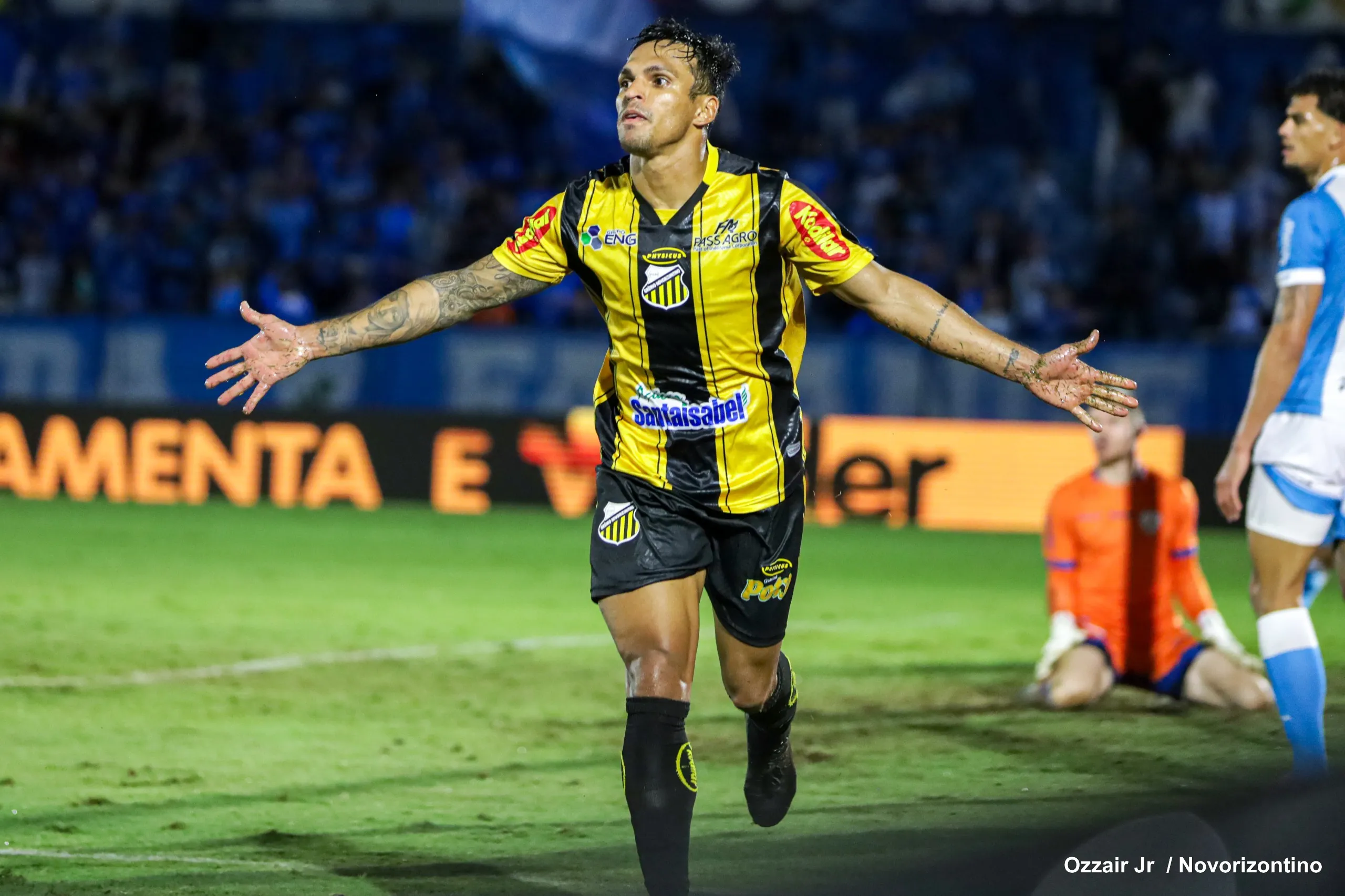 Londrina-PR 1 x 4 Novorizontino- Goleada recoloca Tigre no G-4 3 Jogador do Novorizontino comemora um dos gols na vitória por 4 a 1 sobre o Londrina pela Série B do Campeonato Brasileiro.