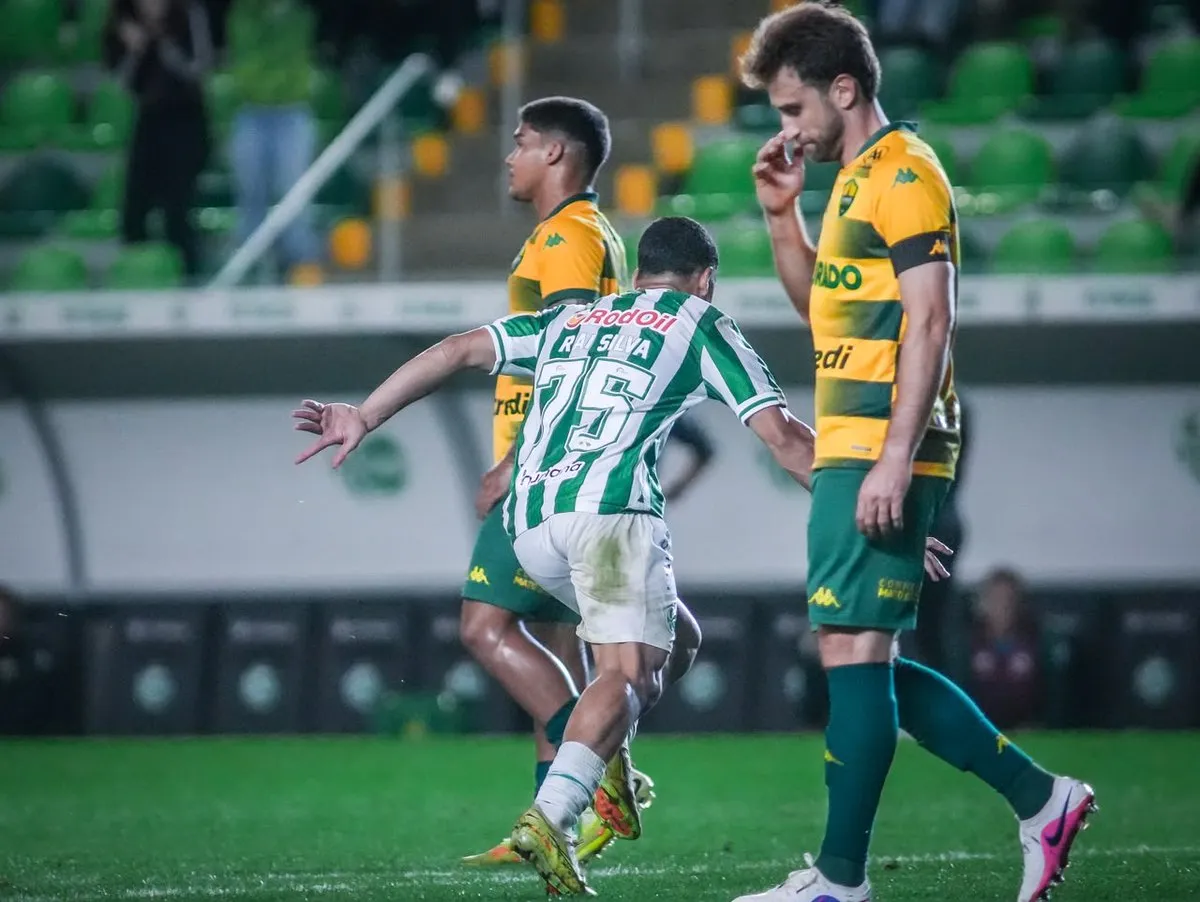 Líder Criciúma domina Seleção FI da 18ª rodada da Série B 4 Raí Silva Juventude Seleção FI