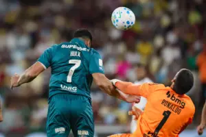 Goleiro do Bahia exalta empate com Fluminense: 