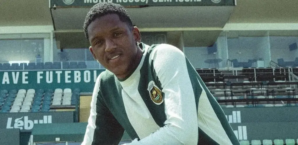 Clube português oficializa acerto com atacante do Botafogo