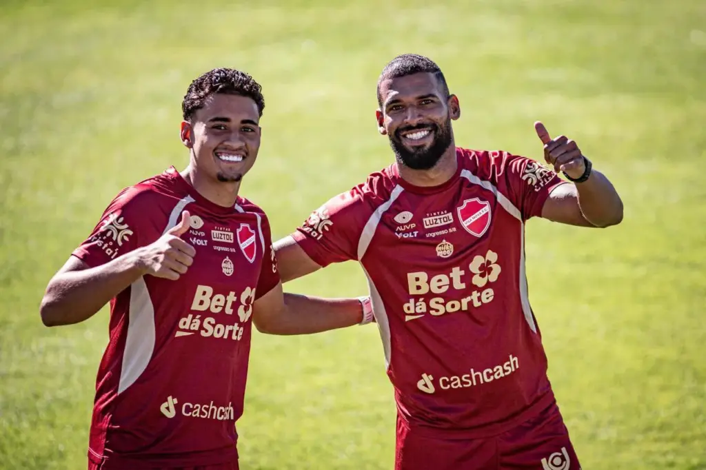 SÉRIE B: Vila Nova defende liderança em dia de briga por G6