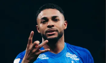 Corinthians 1 x 2 Cruzeiro - Raposa vence jogo de "mistos" e cola no G4 2 060UnlHY corinthians x cruzeiro brasileirao marco galvao 2