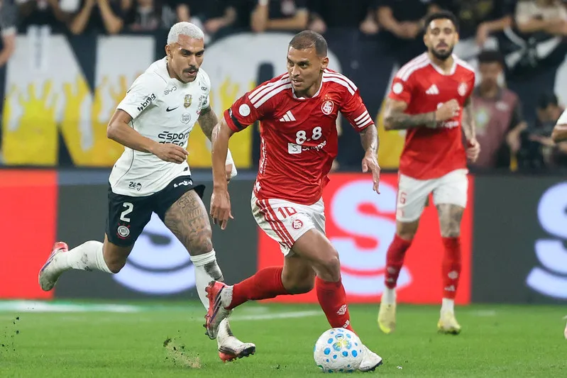 Corinthians 2 x 1 Internacional - Timão vence, mas se despede da Copa