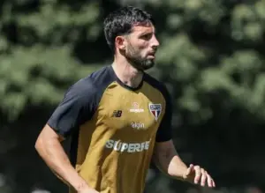 Calleri volta a treinar no gramado, mas segue como dúvida do São Paulo