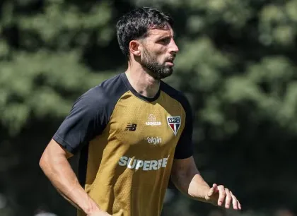 Calleri volta a treinar no gramado, mas segue como dúvida do São Paulo