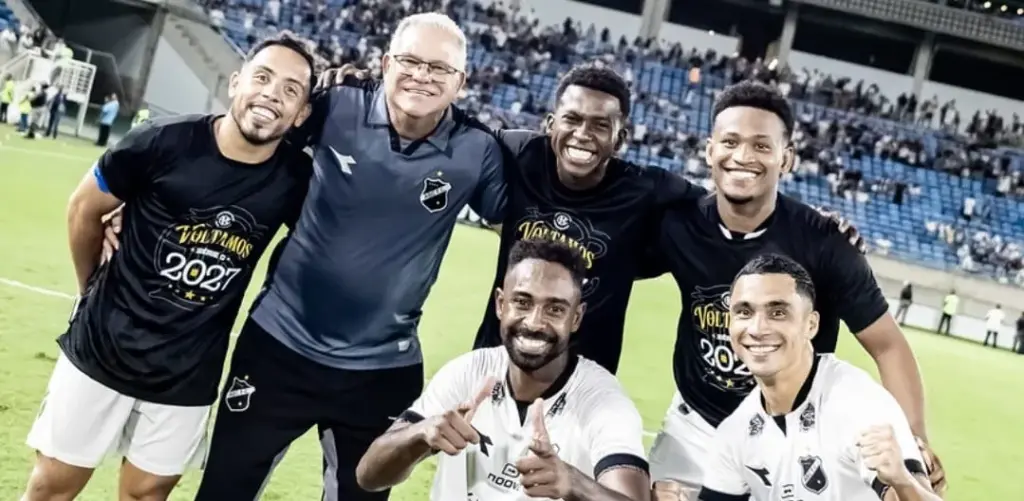 Waguinho Dias busca o bicampeonato da Série D após sete anos do título com o Brusque 3 ABC WAGUINHO DIAS
