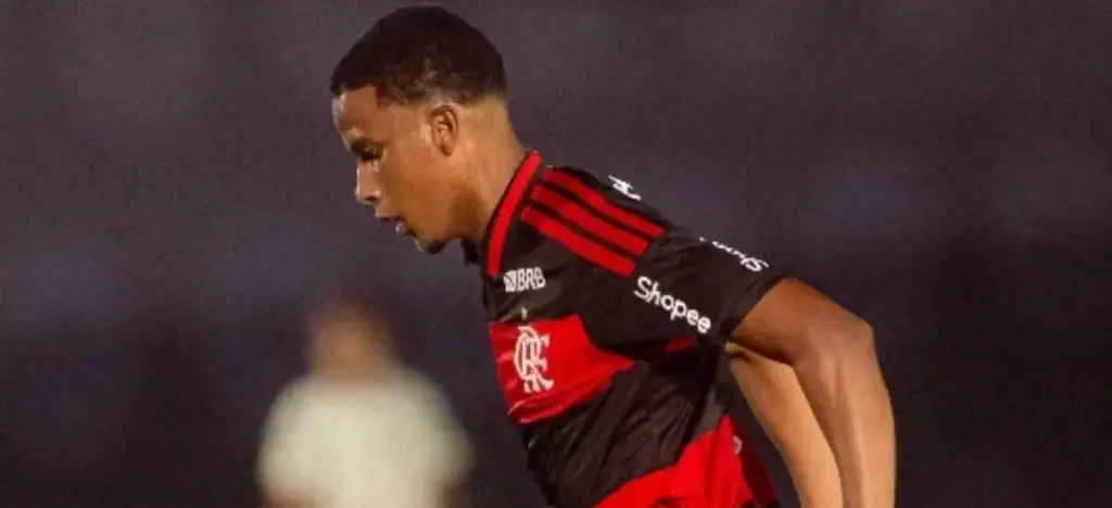 Clube português se aproxima da contratação de atacante do Flamengo