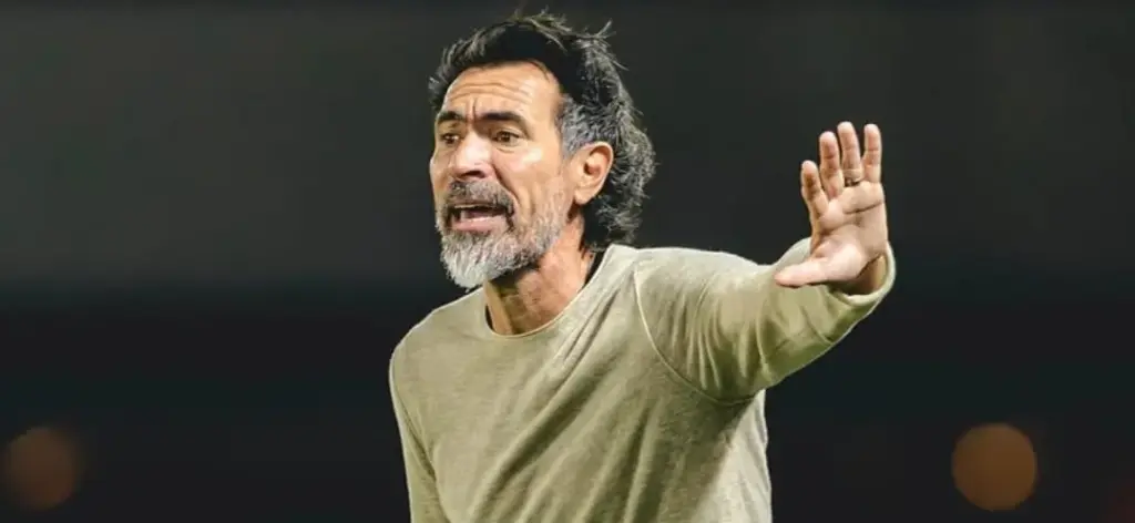 Técnico do Atlético-MG cobra evolução após classificação