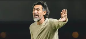 Técnico do Atlético-MG cobra evolução após classificação