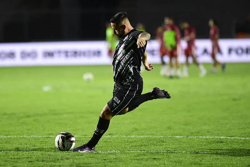 Elvis lesao ponte preta marcos ribolli