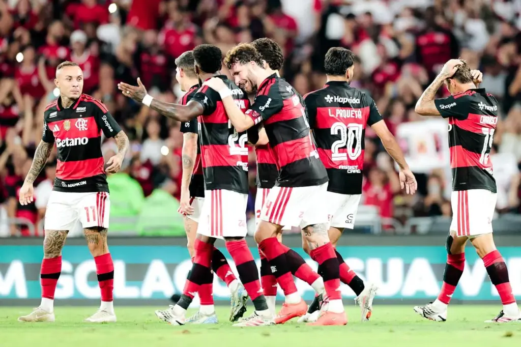 Flamengo 3 x 0 Botafogo – Mengão é salvo por gol anulado, atropela e pressiona o líder
