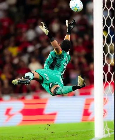 Flamengo 2 x 0 Vitória - Mais perto do Palmeiras 3 Brasileirão - 2026