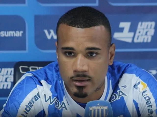Buscando reposição, Brusque pode contratar zagueiro João Maistro, do Avaí