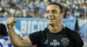 Júnior Rocha explica mudança para três zagueiros e exalta reação do Paysandu