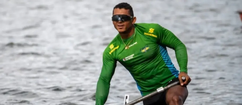 Isaquias Queiroz brilha no Mundial de Canoagem e conquista o ouro