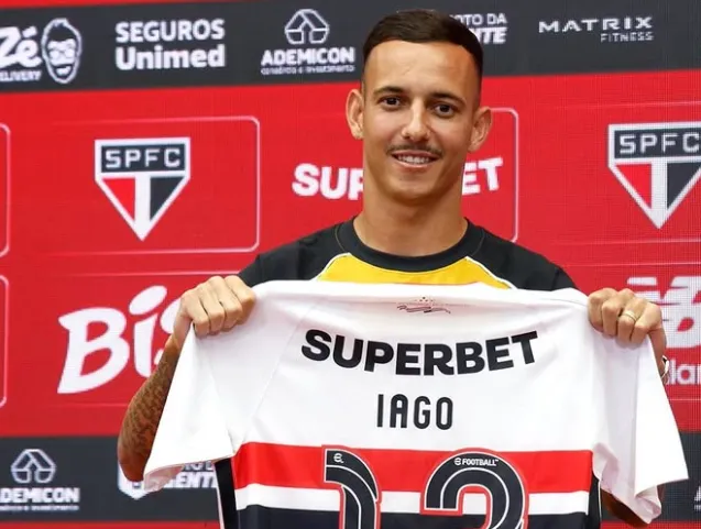 Iago revela conversa com Ceni antes de definir acerto com o São Paulo